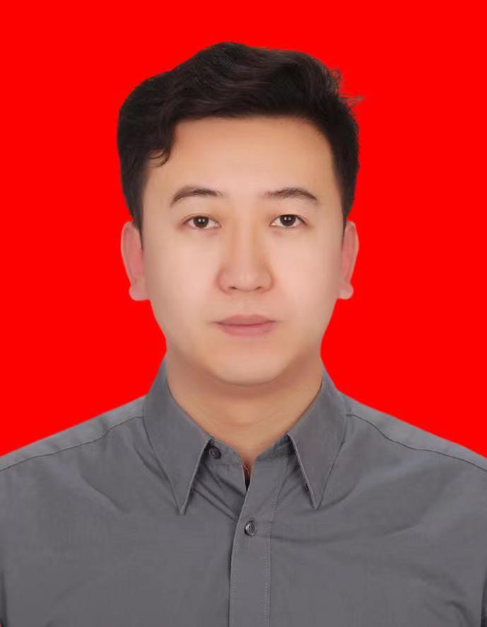 市政府机关党组成员、四级调研员:
傅超